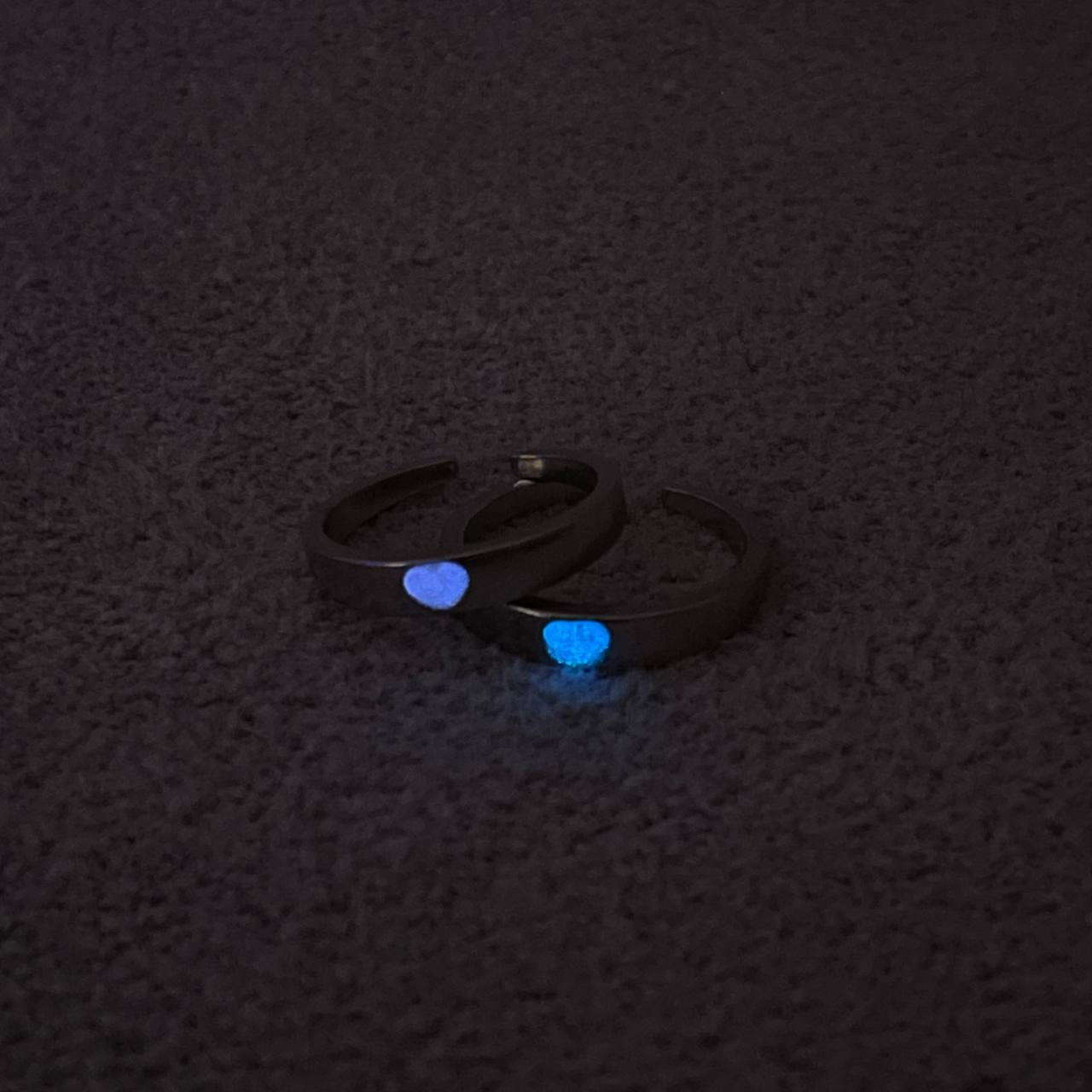 Luminous Red and blue heart couple rings